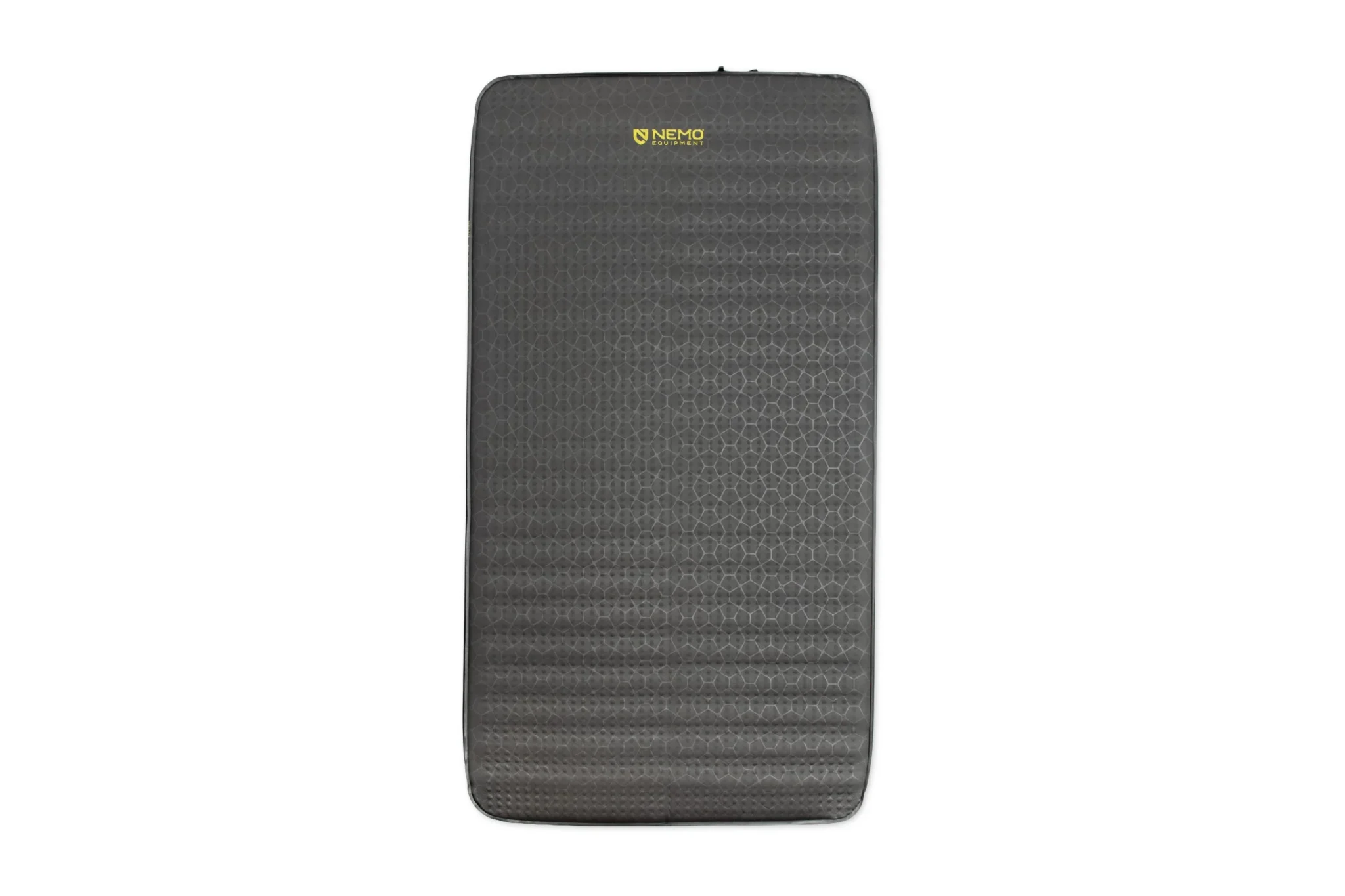 Un matelas rectangulaire ROAMER SELF-I DOUBLE de couleur gris foncé, orné d'un motif discret et du logo Nemo jaune au centre en haut, présenté sur fond blanc.