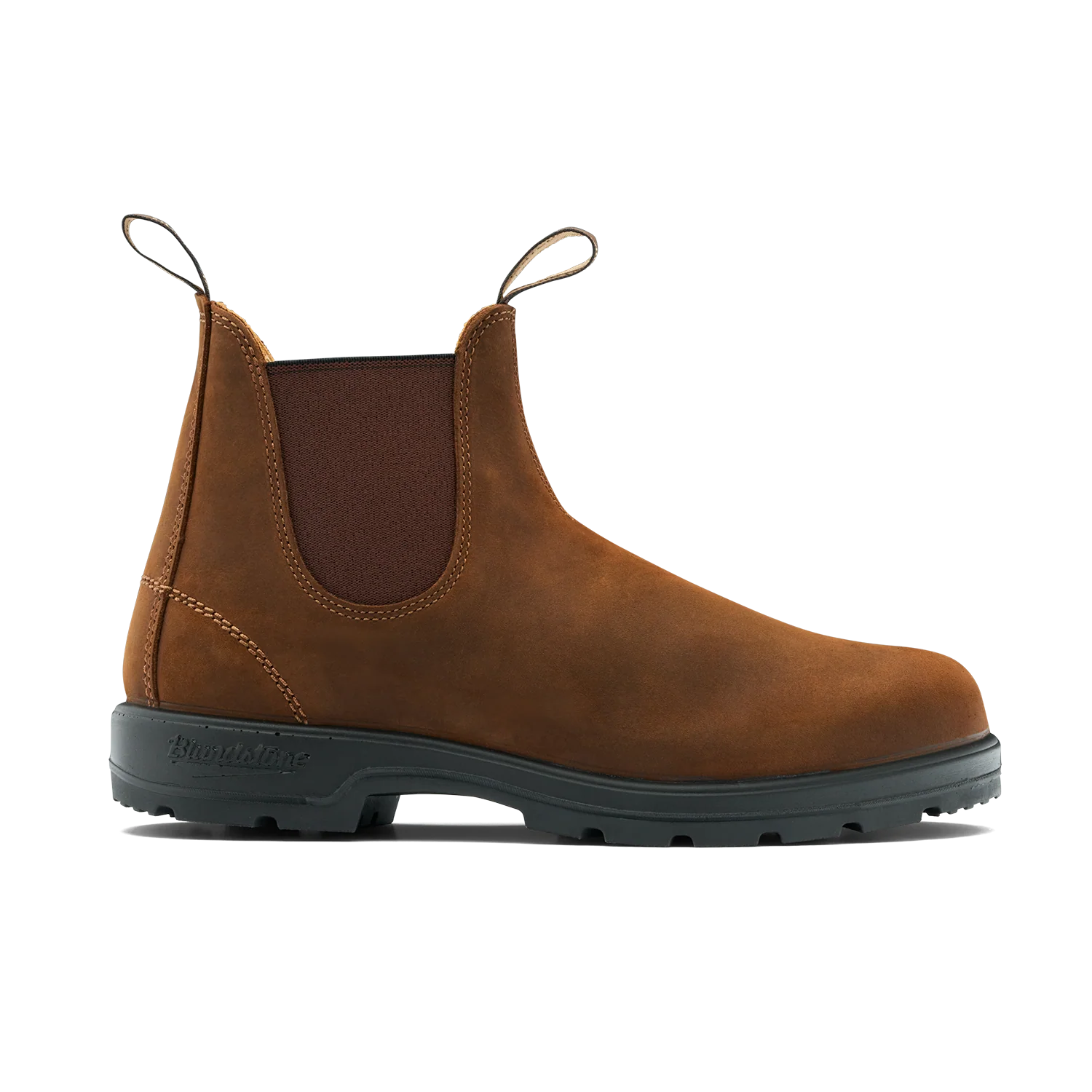Le modèle BOTTE URBAINE BLUNDSTONE CLASSICS 2544 UNISEXE est une bottine Chelsea en cuir marron dotée de panneaux latéraux élastiques noirs, de deux languettes de préhension et d'une semelle en caoutchouc noir, représentée de profil sur un fond blanc.