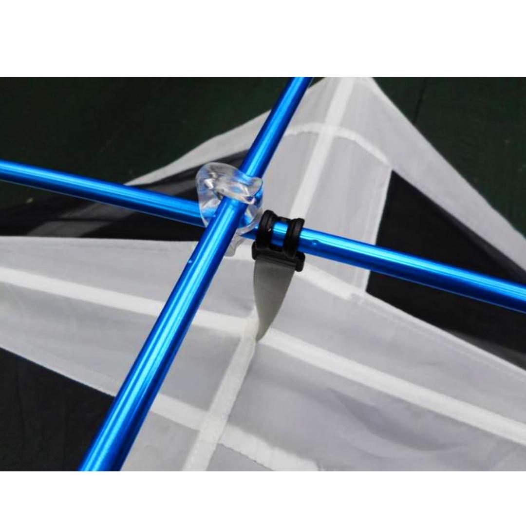 tente hot core mantis 3 vue des anneaux d'attache pour les poteaux