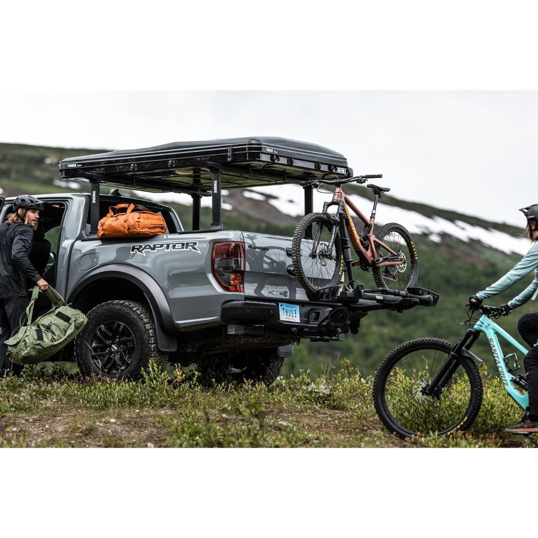 Thule T2 Pro XTR 2 - 1.25" installé due une camionette avec un vélo sur le support