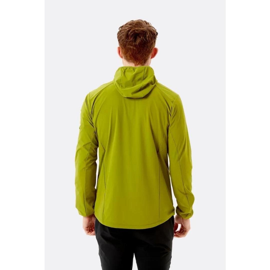 manteauj rab borealis pour homme couleur aspen green porté par un homme vue d'arrière