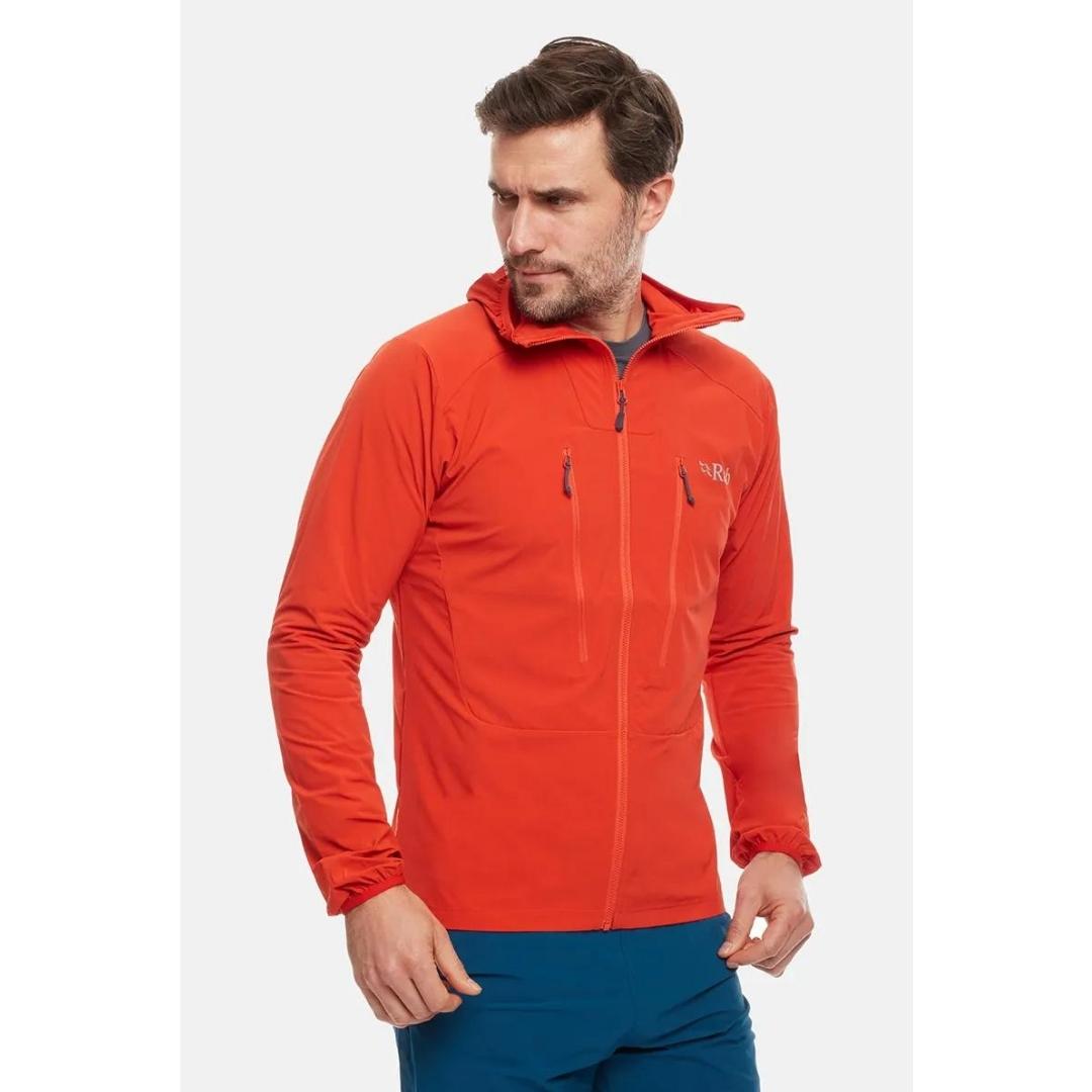 manteauj rab borealis pour homme couleur firecracker porté par un homme vu d'avant