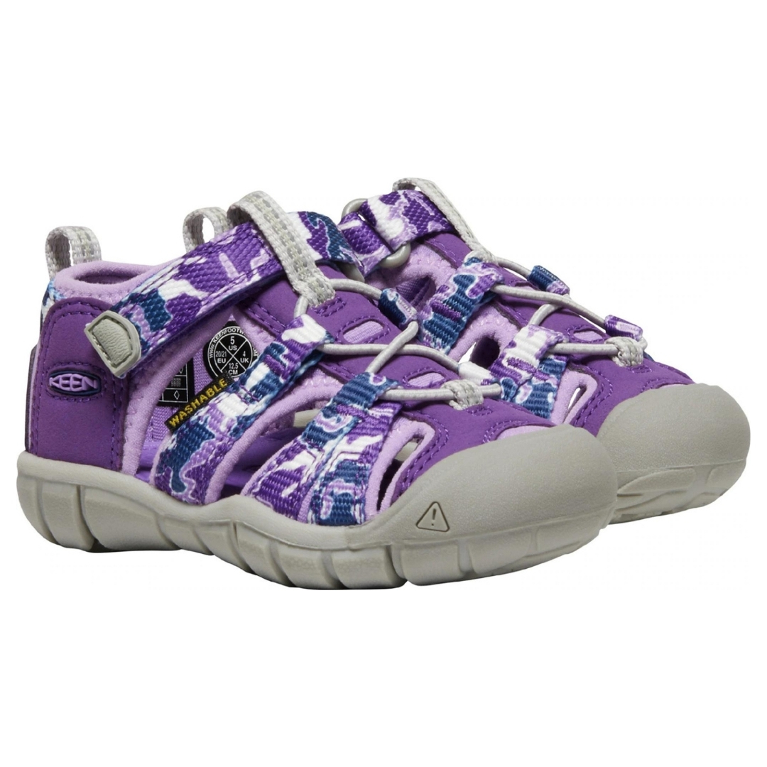 SANDALE KEEN SEACAMP II CNX POUR BÉBÉ COULEUR Camo - Tillandsia Purple VUE DES DEUX SANDALES COTE À COTE