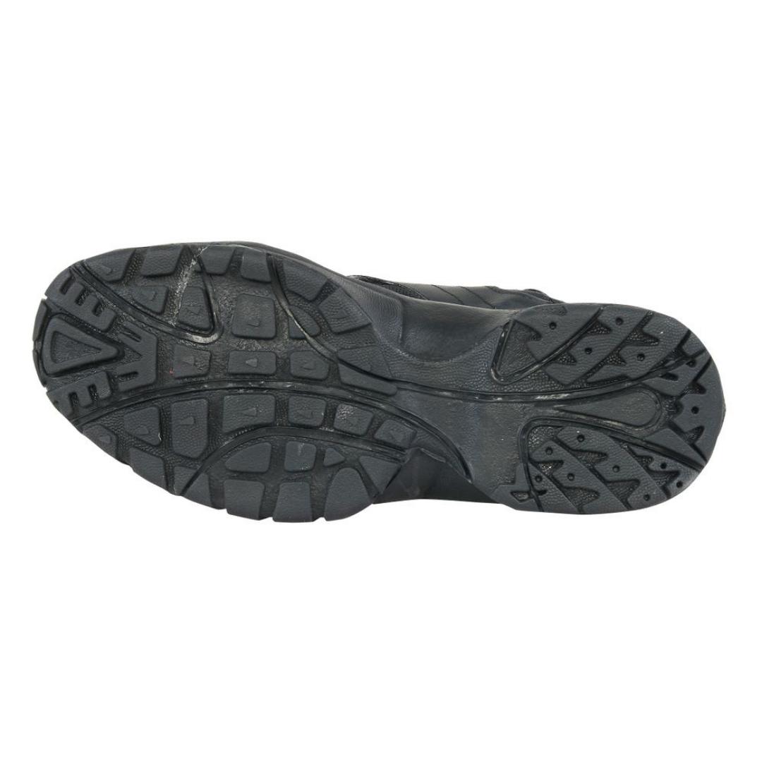 botte en néoprène NRS Workboots couleur noir vue de la semelle d'usure noire non marquante