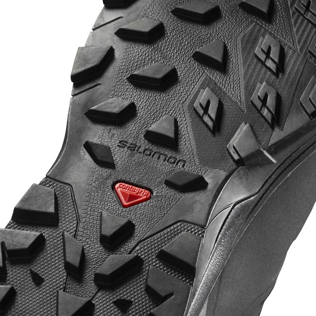 BOTTTE D'HIVER SALOMON OUTBLAST TS CSWP POUR HOMME COULEUR BLACK/BLACK/BLACK GROS PLAN SUR LE CENTRE DE LA SEMELLE D'USURE CONTAGRIP