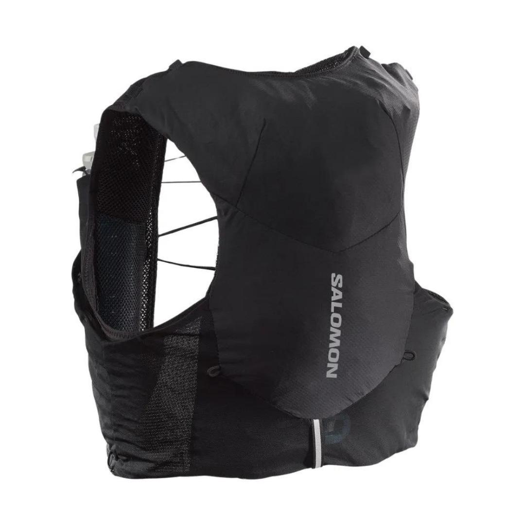 VESTE D'HYDRATATION SALOMON ADV SKIN 5 AVEC BOUTEILLES POUR HOMME couleur BLACK / EBONY vue de dos de la veste avec nom SALOMON réfléchissant apparent au centre du dos