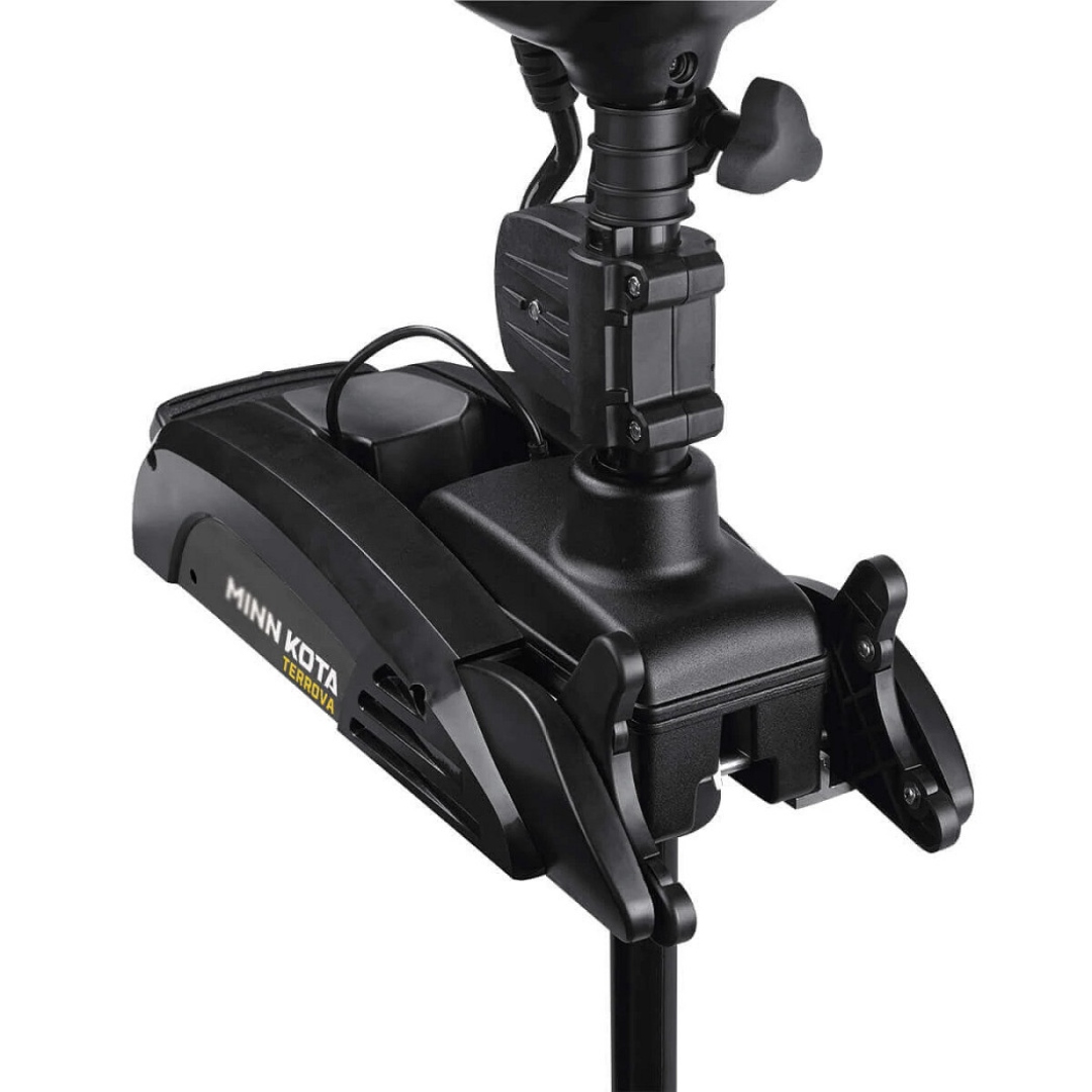 MOTEUR ÉLECTRIQUE POUR BATEAU MINN KOTA TERROVA 55/IP BT NO FOOT PEDAL gros plan sur l'attache du moteur au bateau