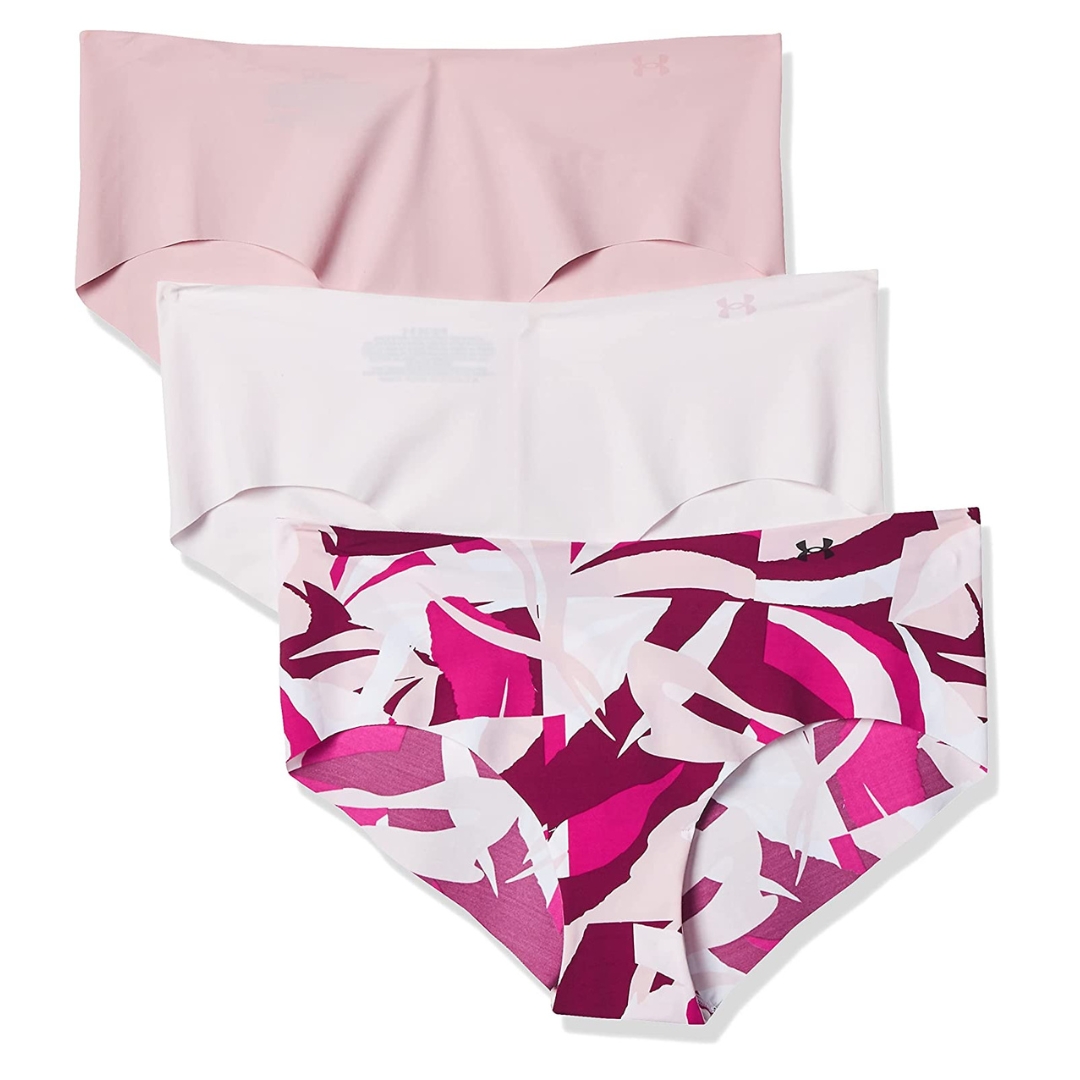 CULOTTES IMPRIMÉES UNDER ARMOUR PURE STRETCH HIPSTER (3 PAIRES) POUR FEMME COULEUR 676-RETRO PINK/PINK NOTE/PINK NOTE VUE DES 3 CULOTTES UNE ROSE UNE BLANCHE ROSÉE ET UNE IMPRIMÉ TONS DE ROSE