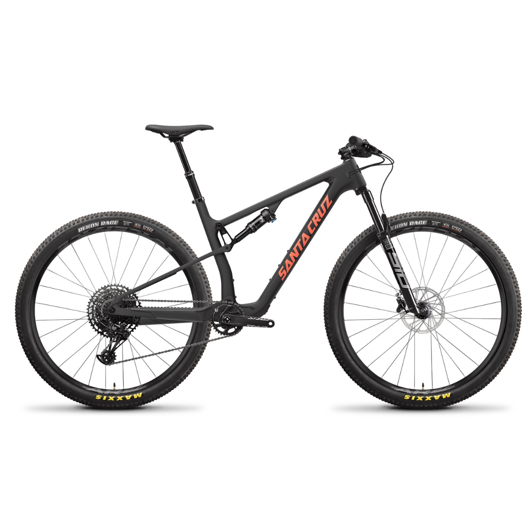 VÉLO DE MONTAGNE SANTA CRUZ BLUR 4 C R TR 2023 COULEUR DARK MATTER VUE DE RPOFIL DROIT