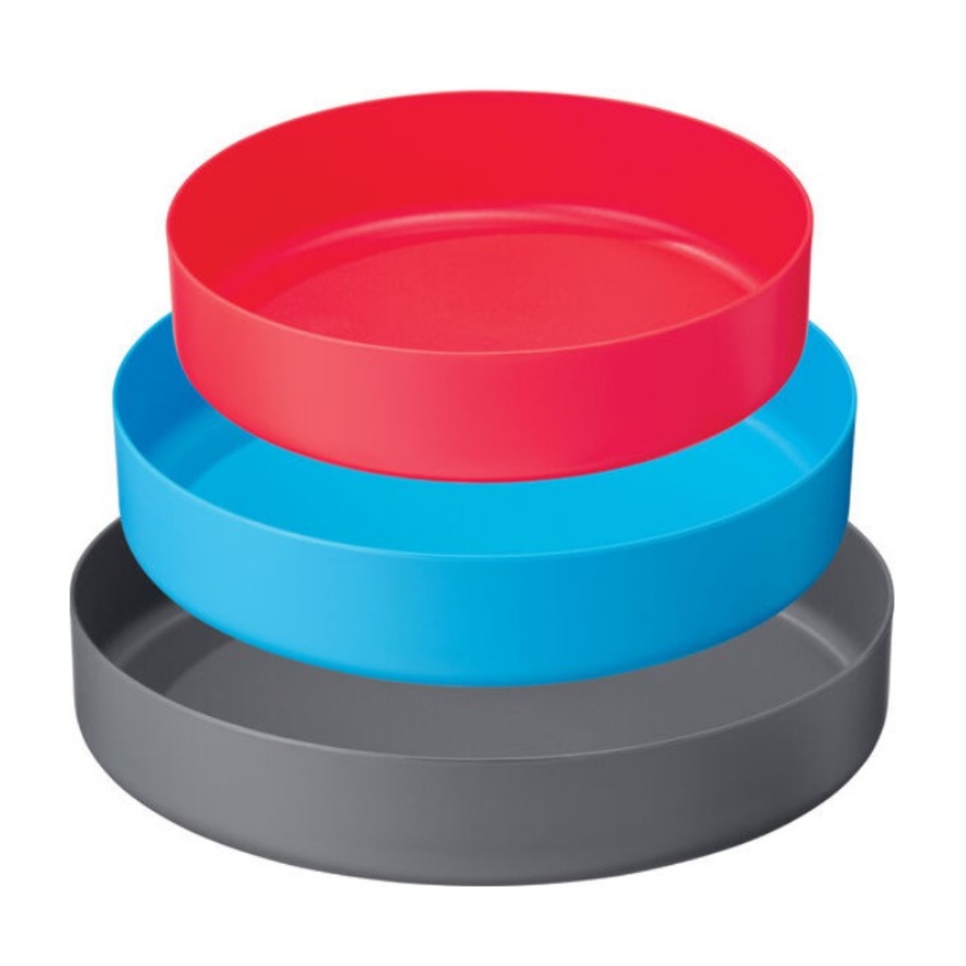 ASSIETTES PROFONDES MSR POUR CAMPING LES 3 FORMATS DE DIFFERENTES COULEURS MONTRÉS EN SUPERPOSITION, SMALL ROUGE, MEDIUM BLEU ET LARGE GRIS