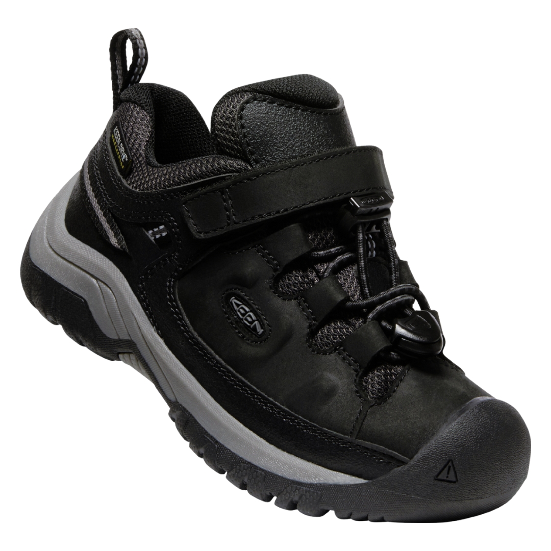 CHAUSSURE DE MARCHE KEEN TARGHEE LOW IMPERMÉABLE POUR ENFANT (10 À 13) couleur BLACK/STEEL GREY vue du soulier droi tde profil avant droit le nom keen en gris pale sur le flanc noir du soulier