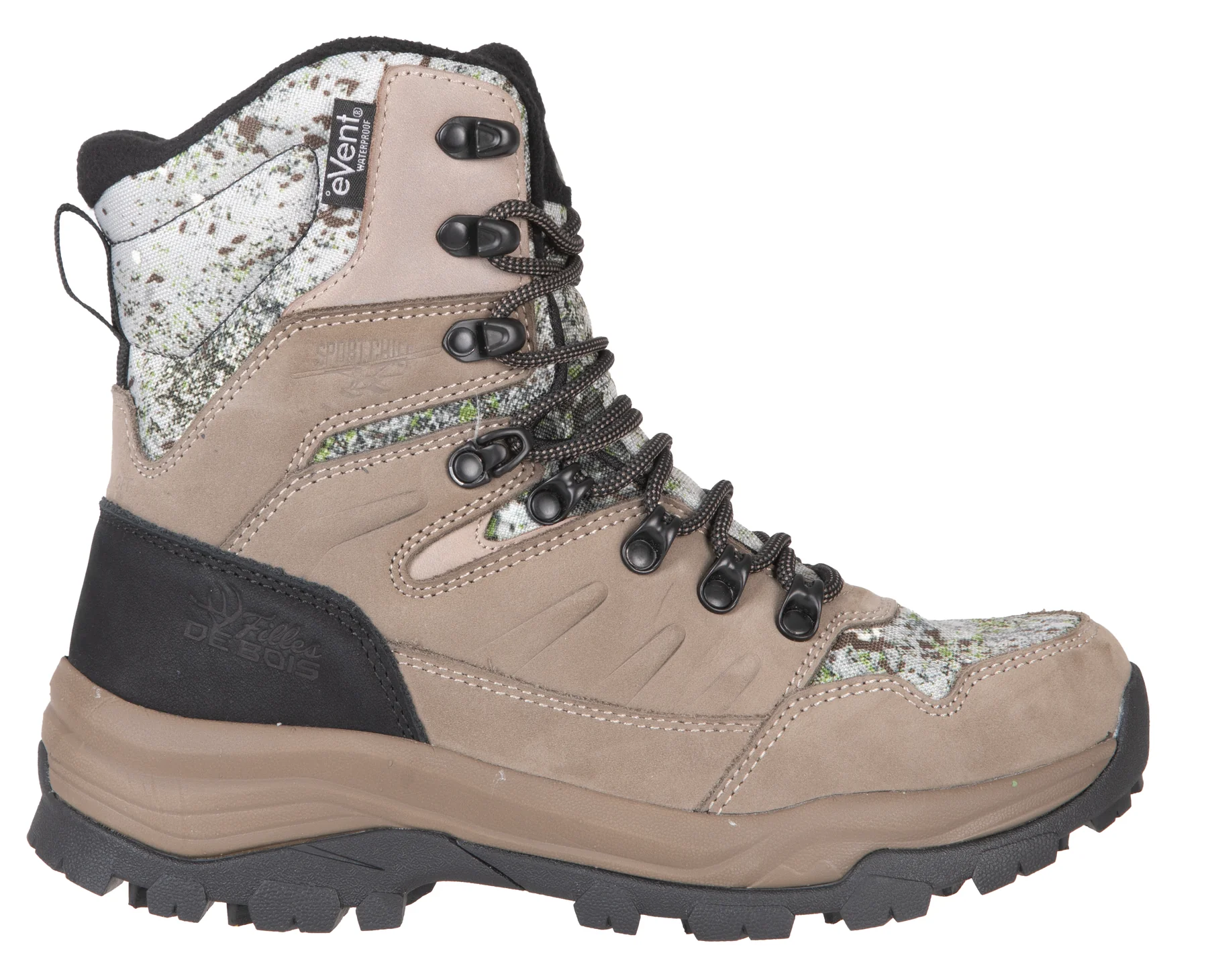 Une chaussure de randonnée beige et noire avec une semelle robuste, des lacets noirs et des œillets métalliques. La partie supérieure présente un motif camouflage, ce qui lui confère un aspect durable et adapté aux activités de plein air.