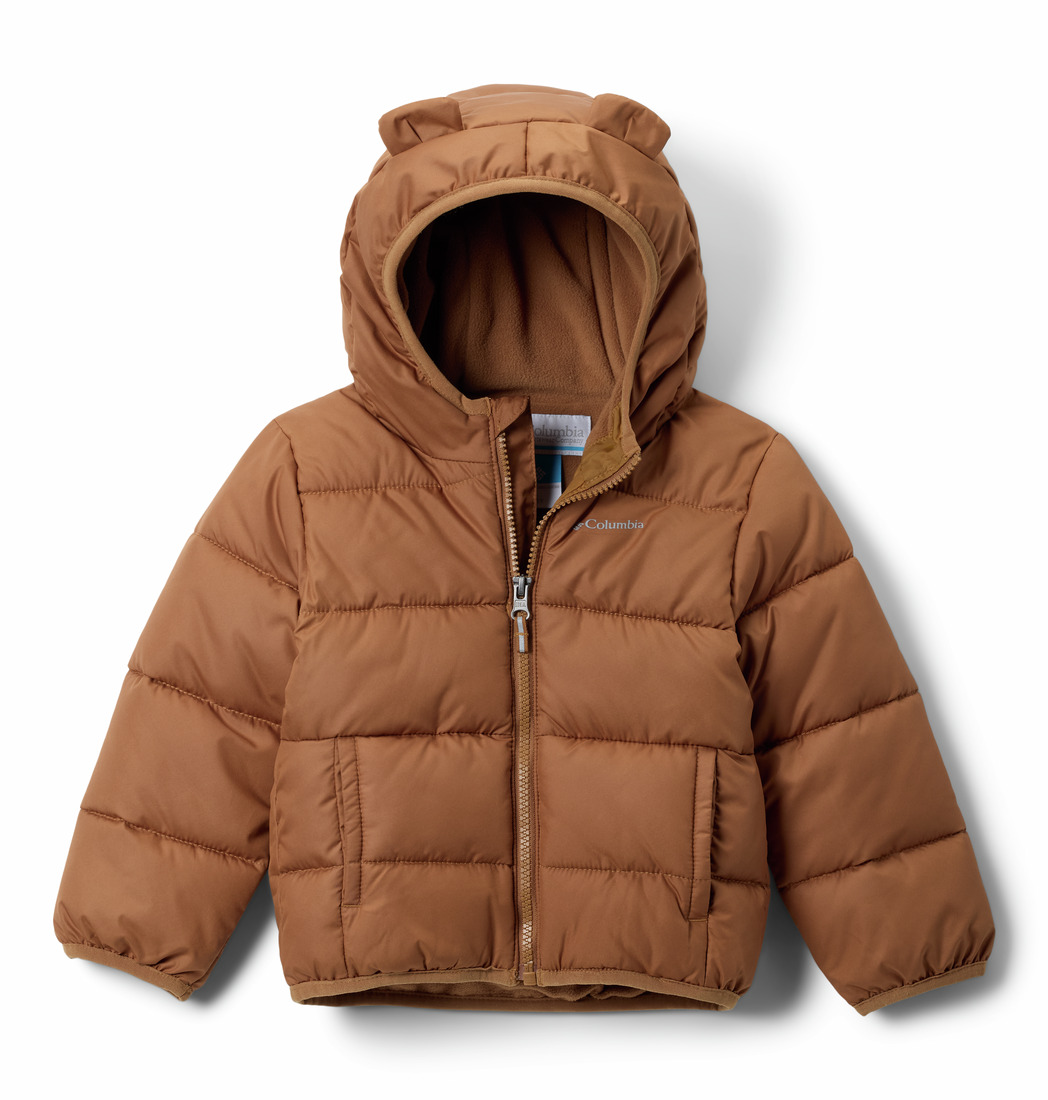 La veste TINY BEAR JACKET est une veste polaire marron pour enfants avec une fermeture éclair sur le devant, deux poches latérales et une capuche avec de jolies oreilles d'ours. Chaude et confortable, elle est parfaite pour le temps froid.