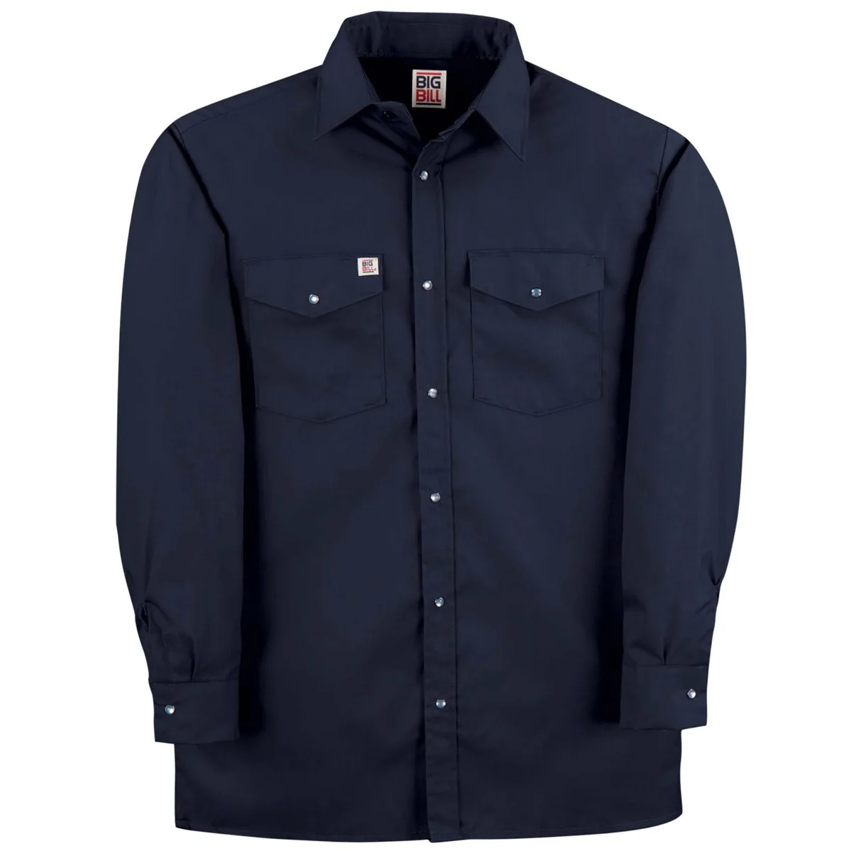 Une chemise de travail à manches longues et boutons-pression de couleur bleu marine, dotée de manches longues, d'une fermeture à boutons sur le devant et de deux poches avant à rabats boutonnés, présentée sur un fond blanc uni.