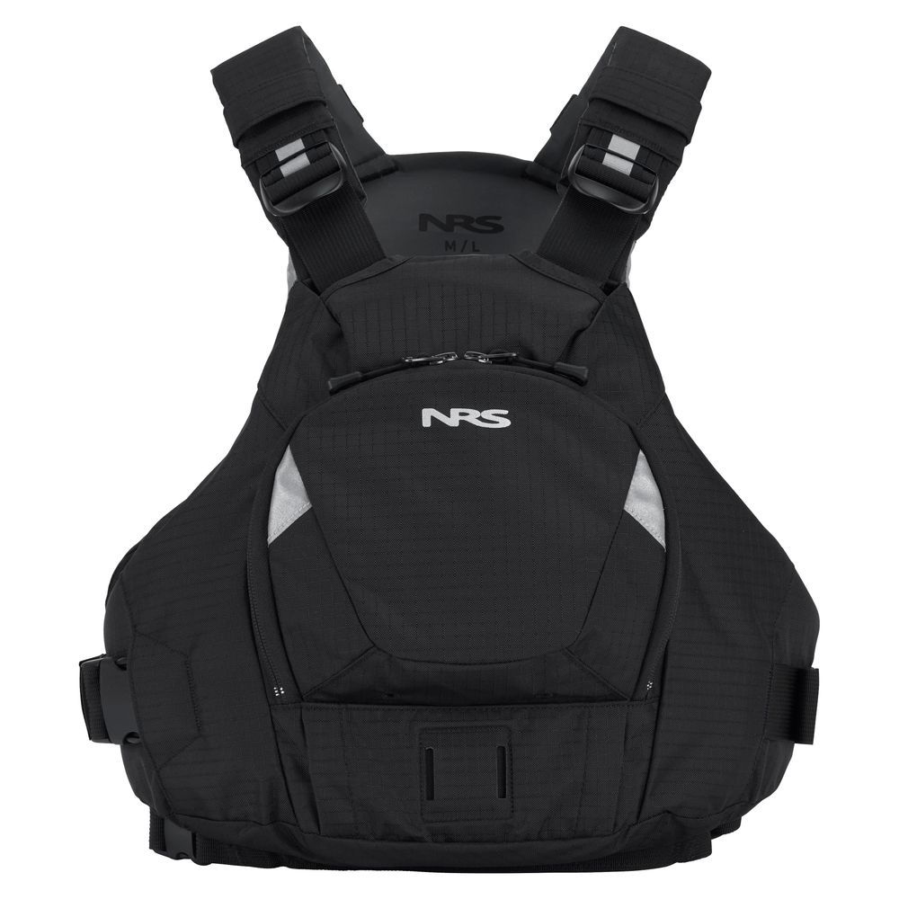 Un gilet de sauvetage NRS NINJA noir, doté de bretelles réglables, d'une poche avant à fermeture éclair, d'éléments réfléchissants et d'un logo NRS bien visible sur la poitrine. Conçu pour la sécurité aquatique et les aventures en plein air.