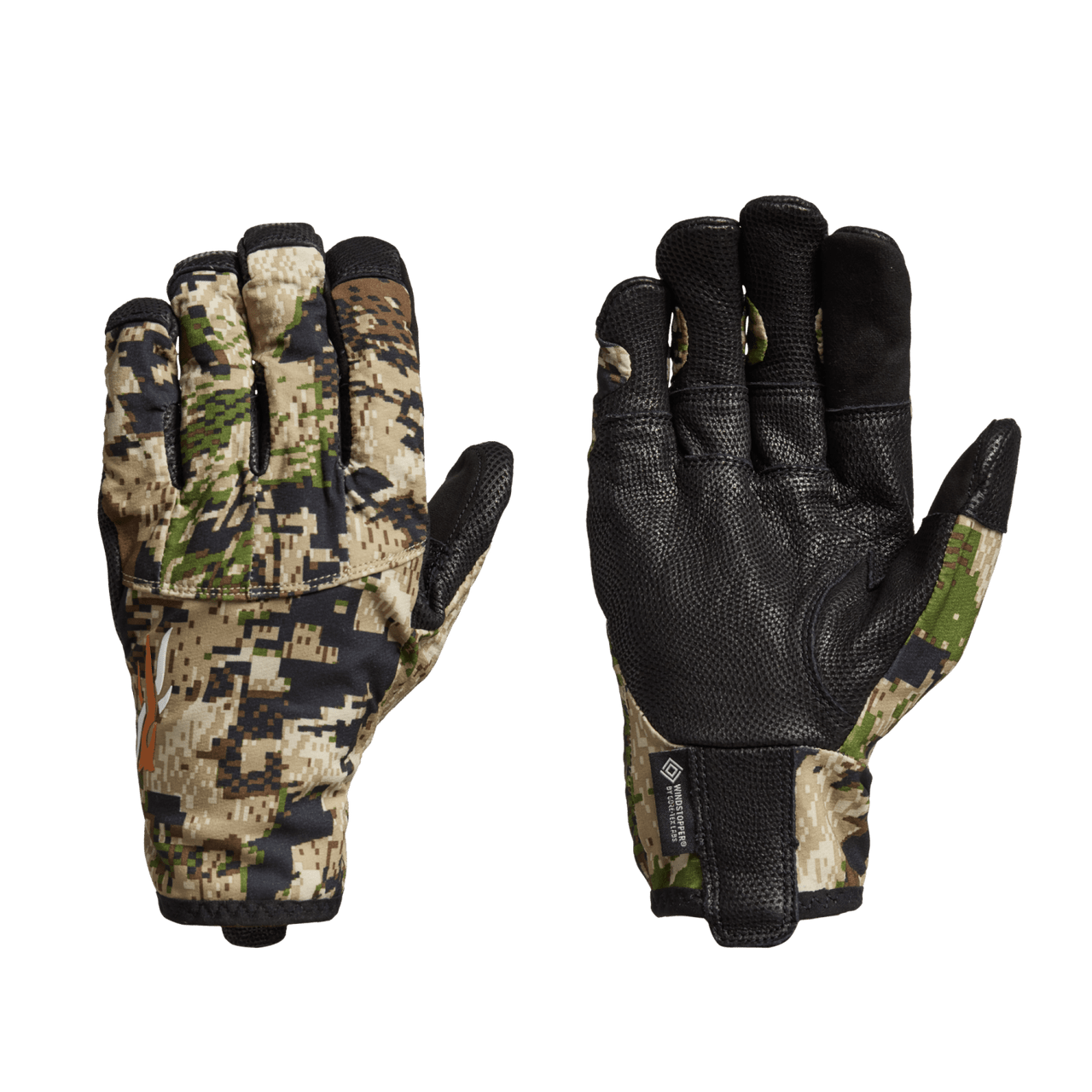Une paire de gants présentée paume vers le haut et paume vers le bas, avec un motif de camouflage numérique vert, marron et beige sur le dos et une poignée texturée noire sur le côté de la paume.