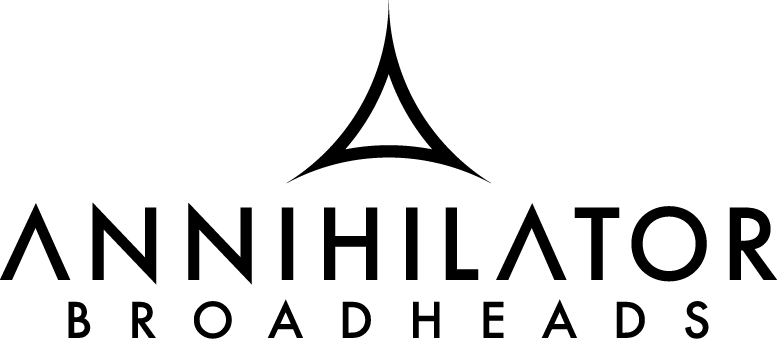 Logo pour Annihilator Broadheads comprenant un symbole triangulaire stylisé au-dessus du nom de la marque "ANNIHILATOR" en lettres grasses, avec "BROADHEADS" en texte plus petit en dessous.