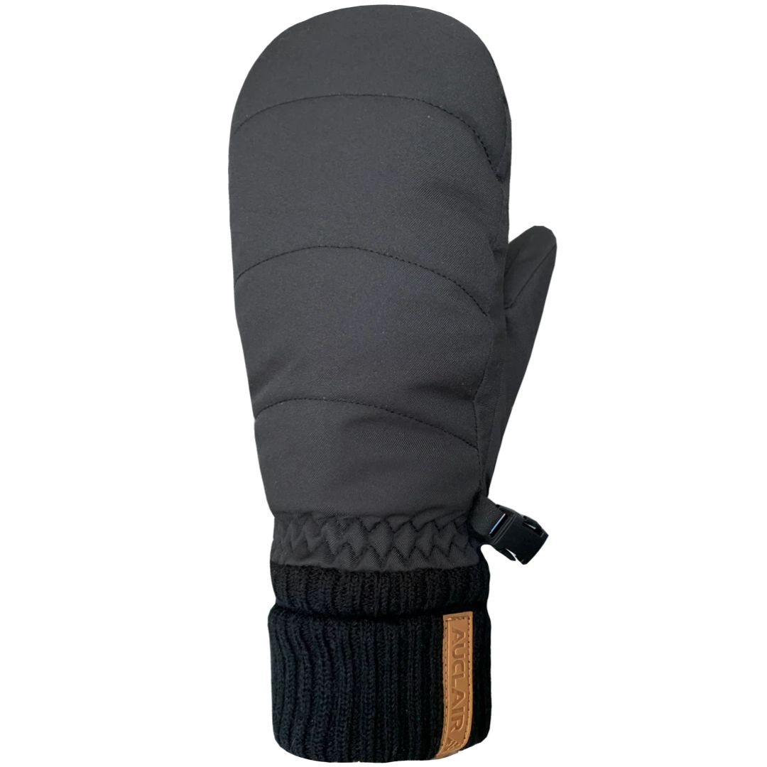 Moufle d'hiver noire avec un design bouffant et isolant, un poignet en tricot côtelé et un petit écusson en cuir marron. La mitaine est également munie d'une sangle réglable sur le côté.
