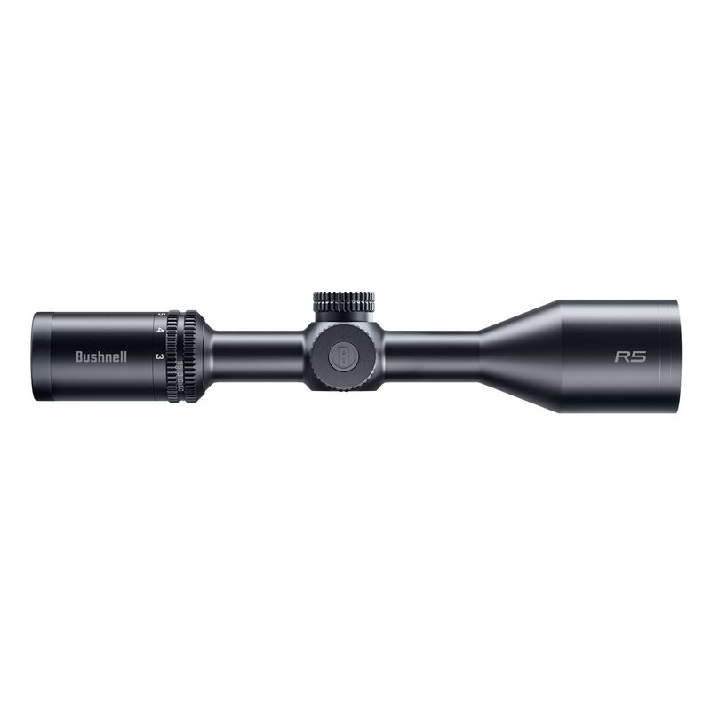 Une lunette de visée Bushnell noire avec un objectif à zoom réglable et une bague de mise au point. La lunette a une conception cylindrique avec divers boutons de réglage et est étiquetée « R5 » près de l'objectif. Le logo du fabricant, « Bushnell », est visible sur l'extrémité de l'oculaire.