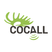 L'image présente le logo de COCALL. Le logo se compose d'un graphique vert stylisé ressemblant à un soleil ou à un oiseau au-dessus du mot « COCALL » écrit en lettres noires en gras. Il y a trois lignes courbes vertes sous le mot, suggérant des ondes sonores.