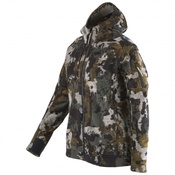 Veste d'extérieur à motif camouflage avec capuche, aux nuances de vert, marron, gris et noir. La veste a des manches longues avec des patchs noirs près des poignets, un devant zippé et des poches latérales.