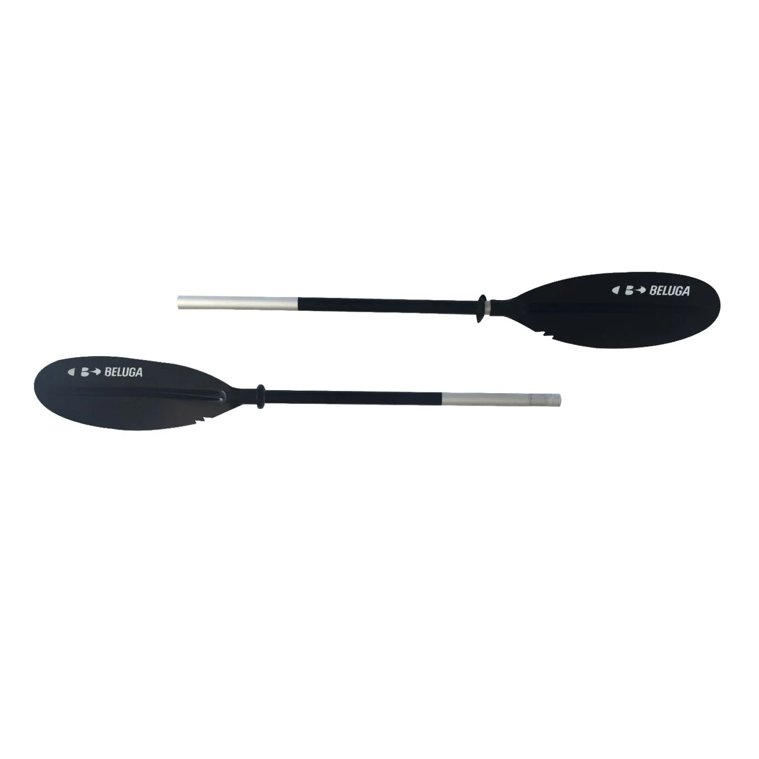 Deux pales de kayak PADDLE EXPLORE noires, dotées de manches argentés, portent la marque « Beluga » et sont disposées parallèlement, de manière à montrer à la fois la pale et le manche.