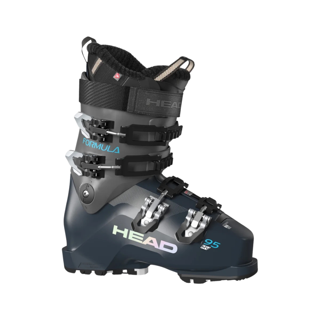 Chaussure de ski noire et grise avec plusieurs sangles et boucles réglables. La marque « HEAD » et le numéro de modèle « 95 » sont visibles sur le côté, ainsi que le mot « FORMULA » en bleu. La chaussure est dotée d'une semelle robuste compatible avec les fixations de ski.