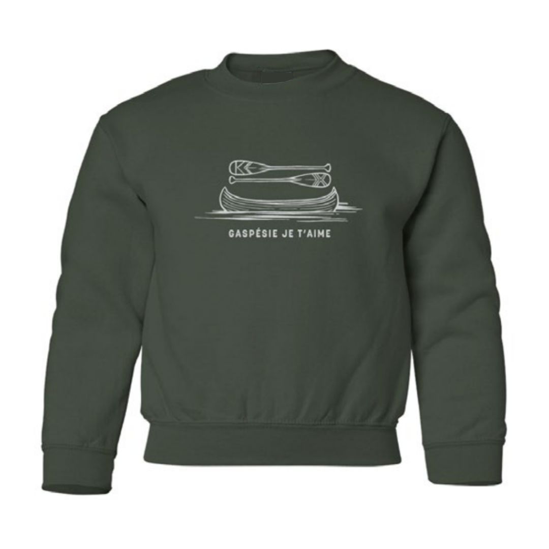 Un sweat-shirt vert foncé avec un dessin au trait blanc de deux pagaies de canot au-dessus du texte « GASPÉSIE JE T'AIME » sur le devant.