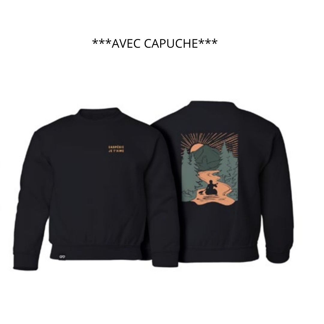 Deux sweat-shirts noirs sont présentés, devant et derrière. Le devant porte l'inscription « RANDONNÉE ET FUN ». Le dos présente une illustration d'une personne faisant du kayak sur une rivière entourée de montagnes, d'arbres et d'un grand soleil. L'inscription au-dessus est « *AVEC CAPUCHE* ».