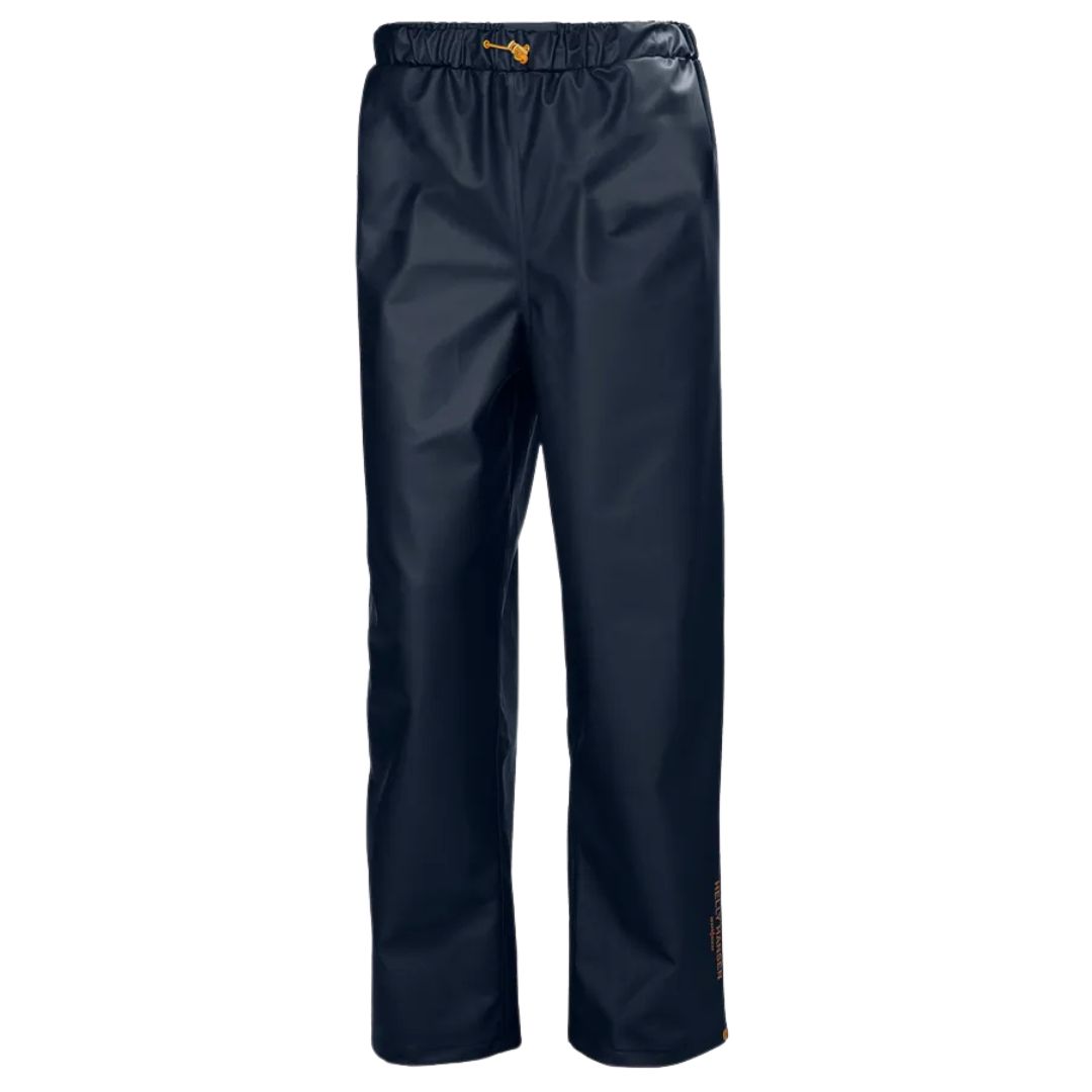 Le PANTALON DE PLUIE IMPERMÉABLE HELLY HANSEN WORKWEAR POUR HOMME est un pantalon de pluie imperméable bleu foncé doté d'une taille élastiquée. Conçu pour une utilisation en extérieur, ce pantalon est fabriqué dans une matière brillante et résistante et présente une coupe ample avec des jambes droites. Il ne comporte ni poches ni logos visibles sur le devant.
