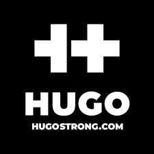 Logo blanc sur fond noir comportant deux signes plus en gras au-dessus des mots « HUGO » et « HUGOSTRONG.COM » en majuscules.