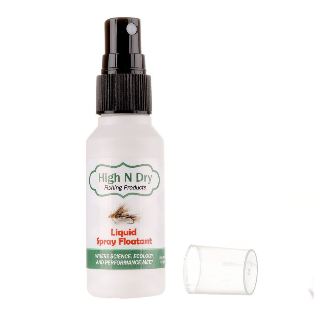 Un flacon pulvérisateur étiqueté « High N Dry Fishing Products : Liquid Spray Floatant » est présenté avec un bouchon transparent détaché à côté. Le motif comprend une illustration de leurre de pêche à la mouche sur l'étiquette.