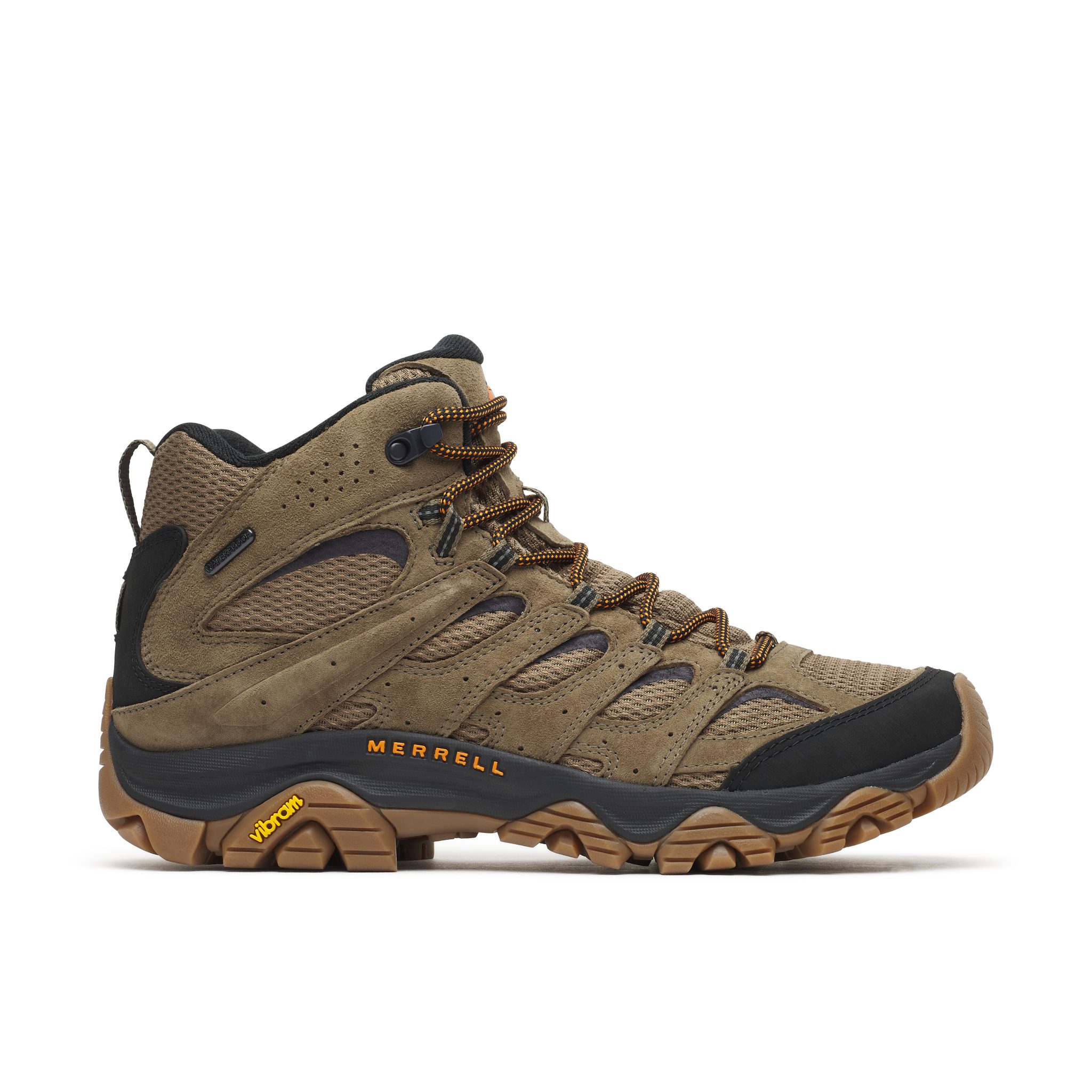 La chaussure de randonnée imperméable pour homme MERRELL MOAB 3 MID se caractérise par des empiècements en mesh et en daim marron et noir, des touches de couleur orange, une semelle Vibram robuste et le logo emblématique de Merrell.
