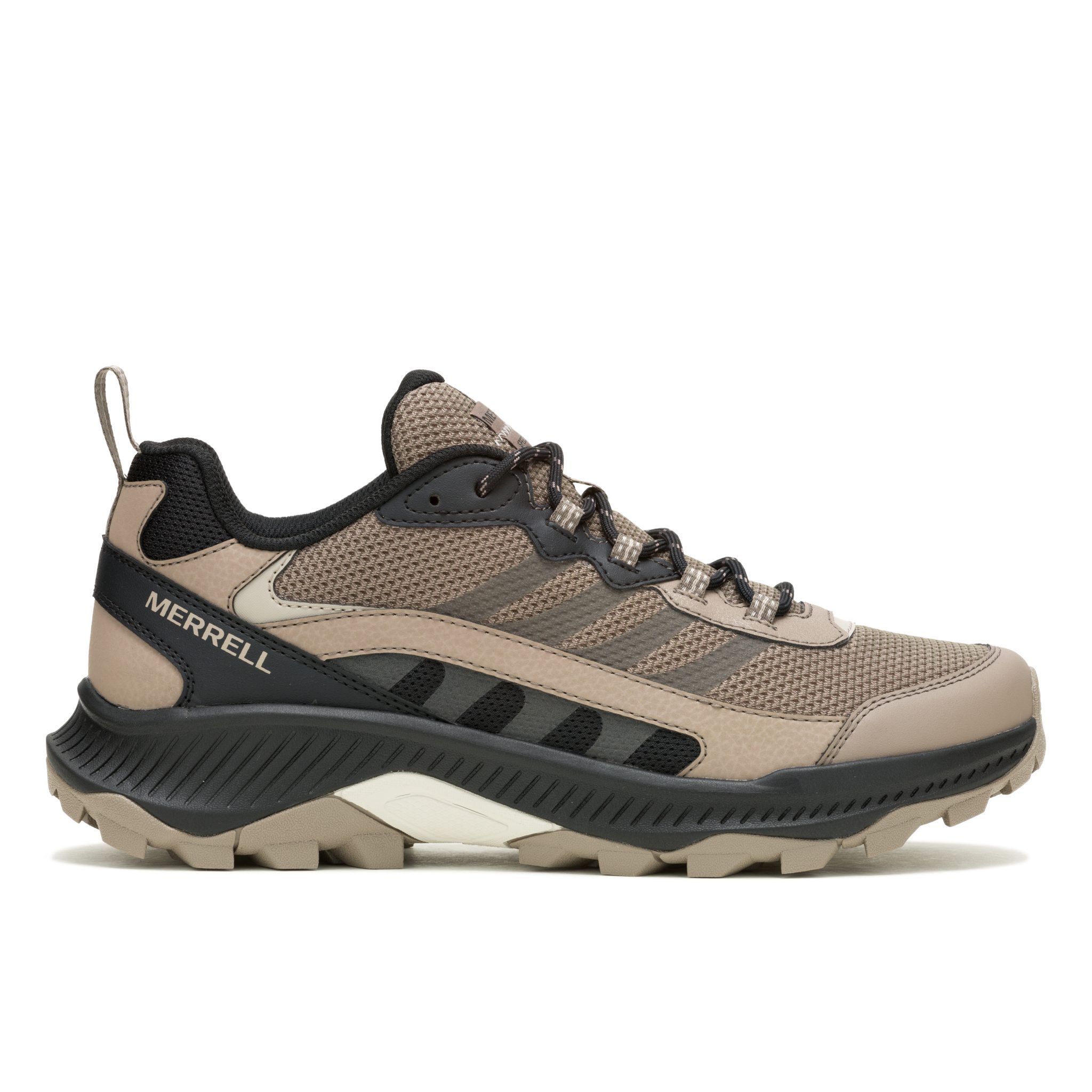 Chaussure de trail running Merrell beige et noire avec tige en mesh et synthétique, fermeture à lacets, semelle robuste et marque visible sur le côté, affichée sur un fond blanc.
