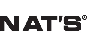 Texte noir sur fond blanc affichant le mot "NAT'S" en caractères gras et majuscules, avec un symbole de marque déposée à côté de la lettre "S".