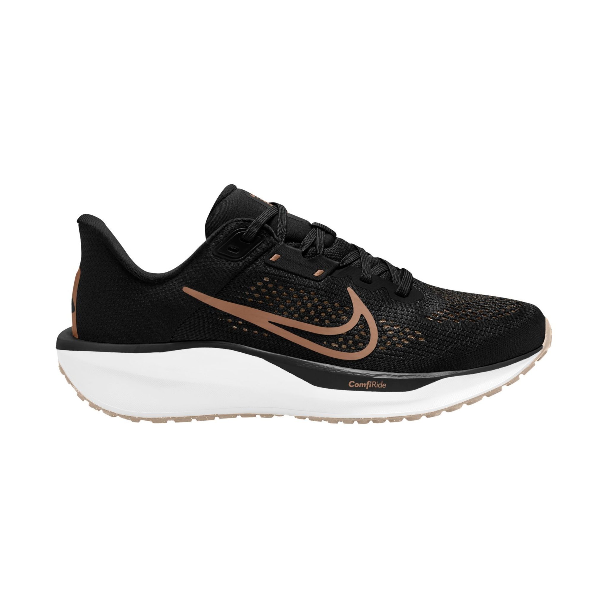 Chaussure de course athlétique noire avec logo Nike swoosh marron, semelle amortissante blanche et semelle de marche beige. La chaussure est dotée d'une matière en maille pour une meilleure respirabilité et d'une fermeture à lacets pour un maintien sûr.