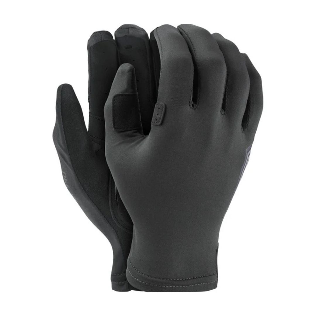 Les gants COVE GLOVE, une paire de gants noirs à doigts entiers, sont présentés sur un fond blanc uni : l'un des gants montre la paume, tandis que l'autre montre le dos de la main.