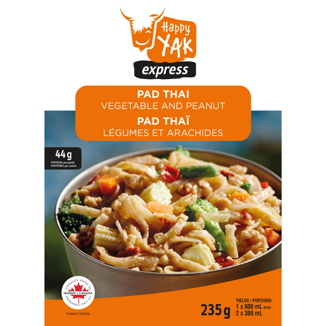 L'emballage du REPAS LYOPHILISÉ HAPPY YAK PAD THAÏ VÉGÉTARIEN AUX ARACHIDES/LÉGUME présente un bol de Pad Thai avec du brocoli, des carottes et des petits maïs, mettant en valeur « Végétarien aux Arachides/Légume » et arborant un sceau rouge de certification canadienne.