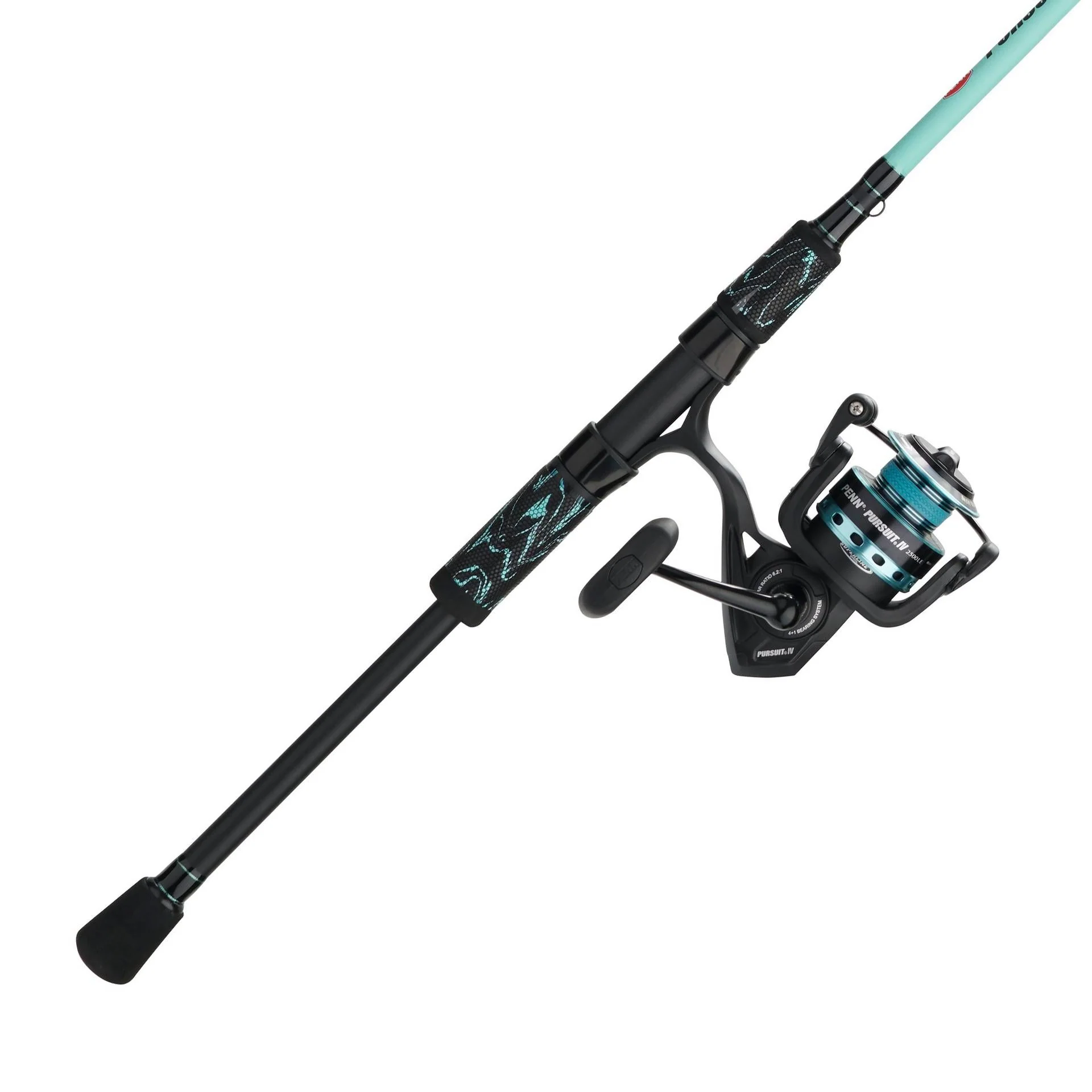 Canne à pêche tournante et moulinet avec une poignée noire, des accents turquoise et un moulinet bleu métallique et argenté, positionnés en diagonale sur un fond blanc.