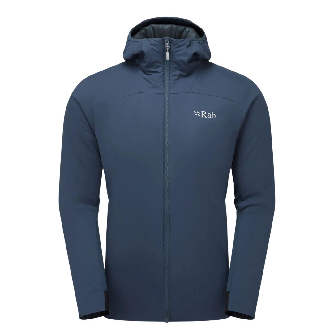 La XENAIR ALPINE FLEX est une veste à capuche ajustée de couleur bleu foncé, dotée d'une fermeture à glissière sur le devant, de manches longues et du logo "Rab" sur la poitrine gauche. Son design simple n'a pas de poches ou de motifs visibles.