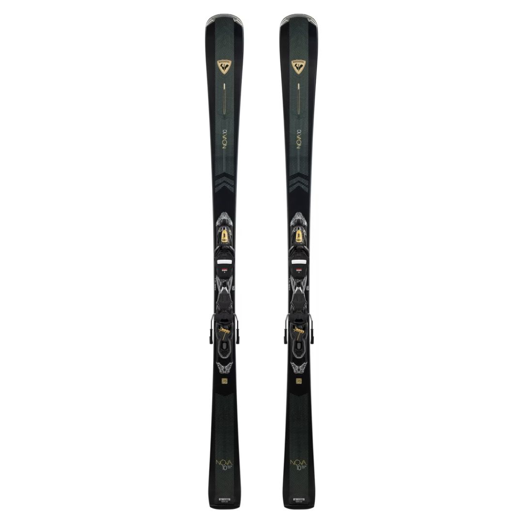 Une paire de skis de descente NOVA 10 XP11 noirs avec fixations attachées et détails dorés et blancs, montrés côte à côte sur un fond blanc.