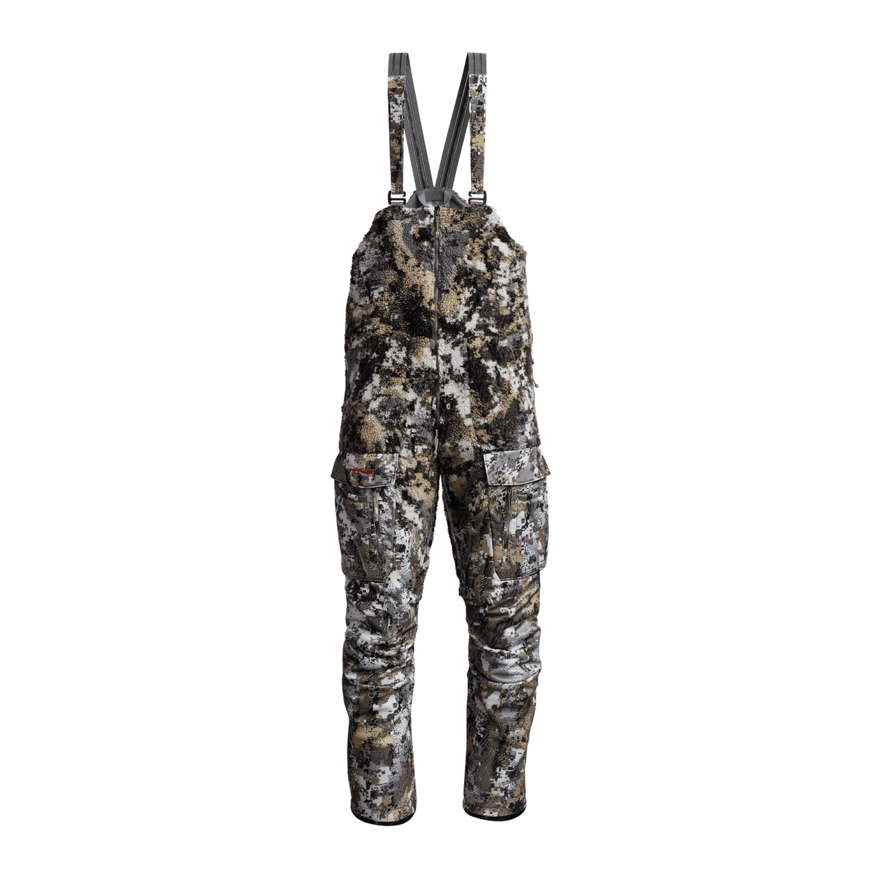 Une salopette de chasse camouflage intégrale dans des tons de marron et de vert, avec des bretelles, de nombreuses poches et des genoux et des chevilles renforcés.