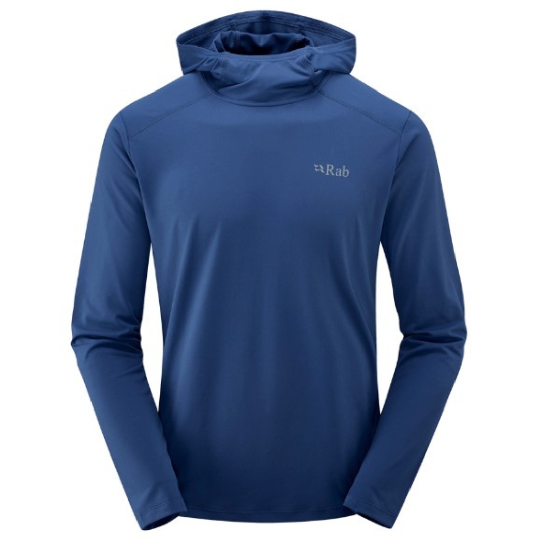 CHANDAIL D'ENTRAINEMENT À CAPUCHON RAB FORCE POUR HOMME couleur nightfall blue vu de face logo et nom rab imprimé à la poitrine gauche en gris capuchon visible au col arrière