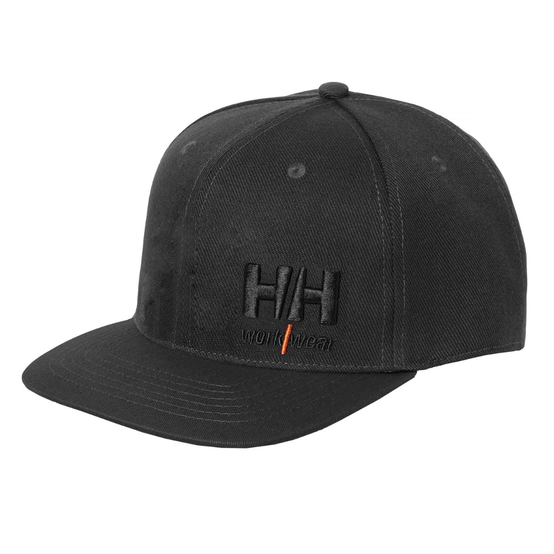 CASQUETTE HELLY HANSEN KENSINGTON VISIÈRE PLATE POUR ADULTE COULEYUR BLACK LOGO HELLY HANSEN WORKWEAR BRODÉ AU DEVANT GAUCHE EN NOIR SUR LA CASQUETTE NOIRE VISIÈRE PLATE