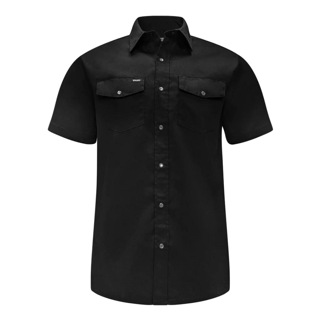 CHEMISE DE TRAVAIL TASK CLASSIC STRETCH À MANCHES COURTES POUR HOMME couleur black vue de face patte à bouton pression poches de poitrine chemise noire unie