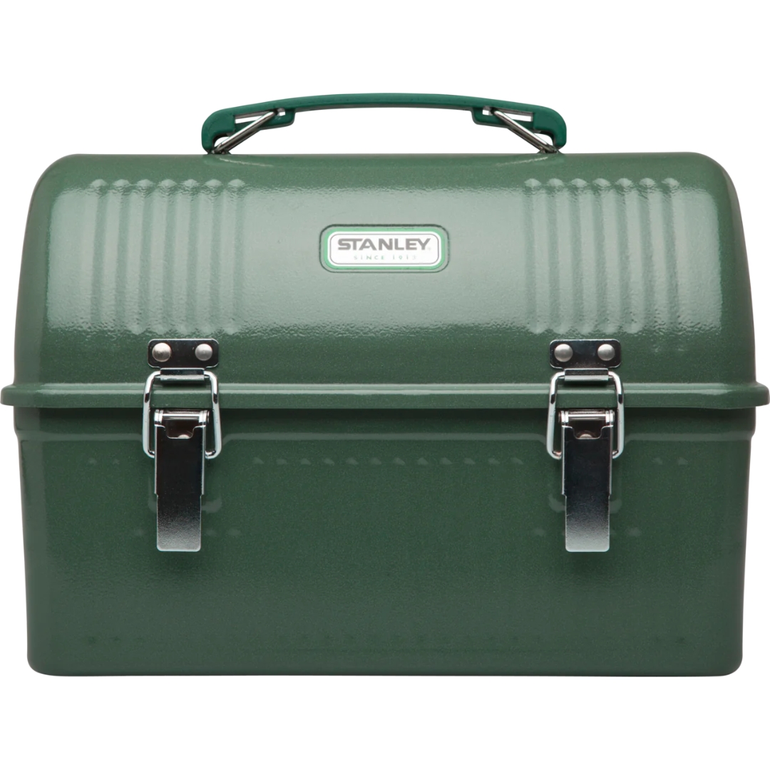 BOÎTE À LUNCH STANLEY LEGENDARY CLASSIC couleur Hammertone Green vue de devant poignée de transport au dessus, les deux clips de fermeture et le nom stanley visibles sur la boite à lunch verte