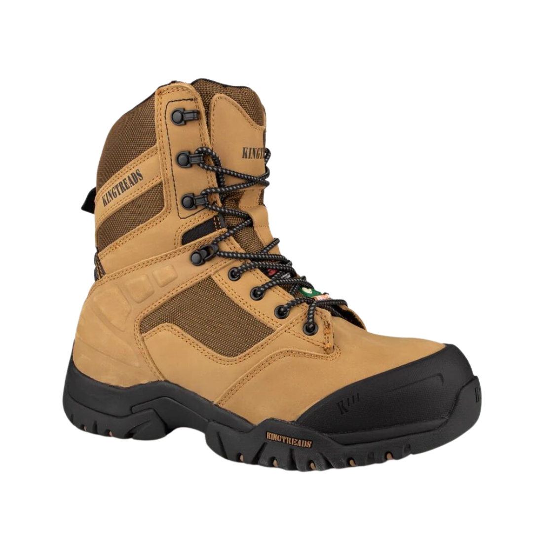 BOTTE DE SÉCURITÉ KINGTREADS JASPER 8" POUR HOMME couleur tan vu de la botte droite de profil droit lacet noir et tan, semelle d'usure noire avec détails tan sur les crampons, on voit les oeilllets pour les lacets, logo Kingtreads embossé sur l'embout de protection, on voit le nom kingtreads en tan au haut de la cheville, sur le haut de la langue et sur le contour de la semelle d'usureil est écrit en couleur tan