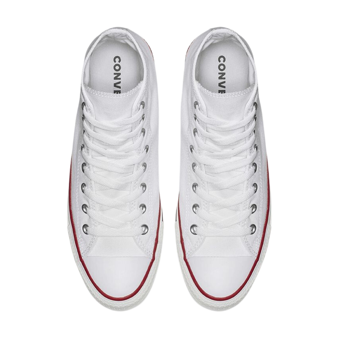 CHAUSSURE URBAINE CONVERSE CHUCK TAYLOR ALL STAR HI TOP POUR HOMME couleur blanc optique vue des deux souliers du dessus, bout protecteur blanc aux orteils, lacet blanc corps du soulier blanc, contour de la semelle en rouge
