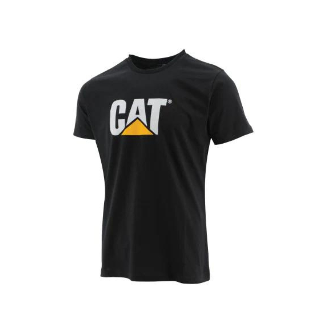 T-SHIRT DE TRAVAIL CAT TRADEMARK LOGO POUR HOMME COULEUR BLACK VU DE FACE CORPS DU CHANDAIL NOIR, LOGO CAT IMPRIMÉ EN GÉANT AU DEVANT EN BLANC ET JAUNE