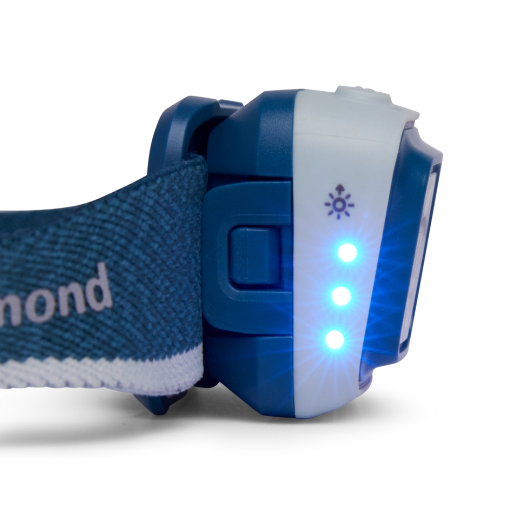 LAMPE FRONTALE BLACK DIAMOND SPOT 400 couleur Creek Blue vue de profil droit on voit les 3 led pour l'indicateur de charge de batterie qui sont allumées de couleur bleues